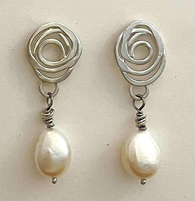 Post Earrings, Knots 70