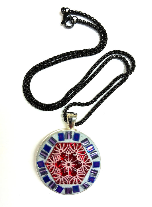 Pendant 627, Round Pentagon