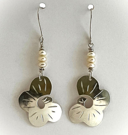 Earrings, Leaf  56
